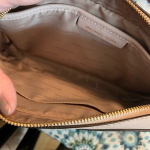 Michael Kors Bags - Michael Kors Crossbody Michael Kors Bags - Michael Kors Crossbody